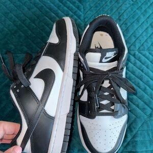 Nike dunk low retro pandas